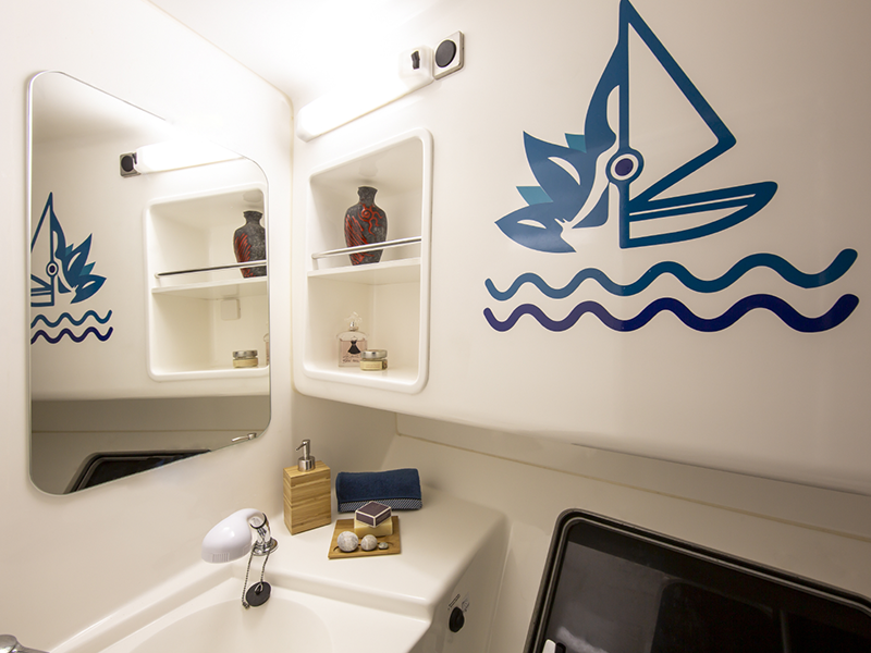 Aseo catamarán Fountaine Pajot